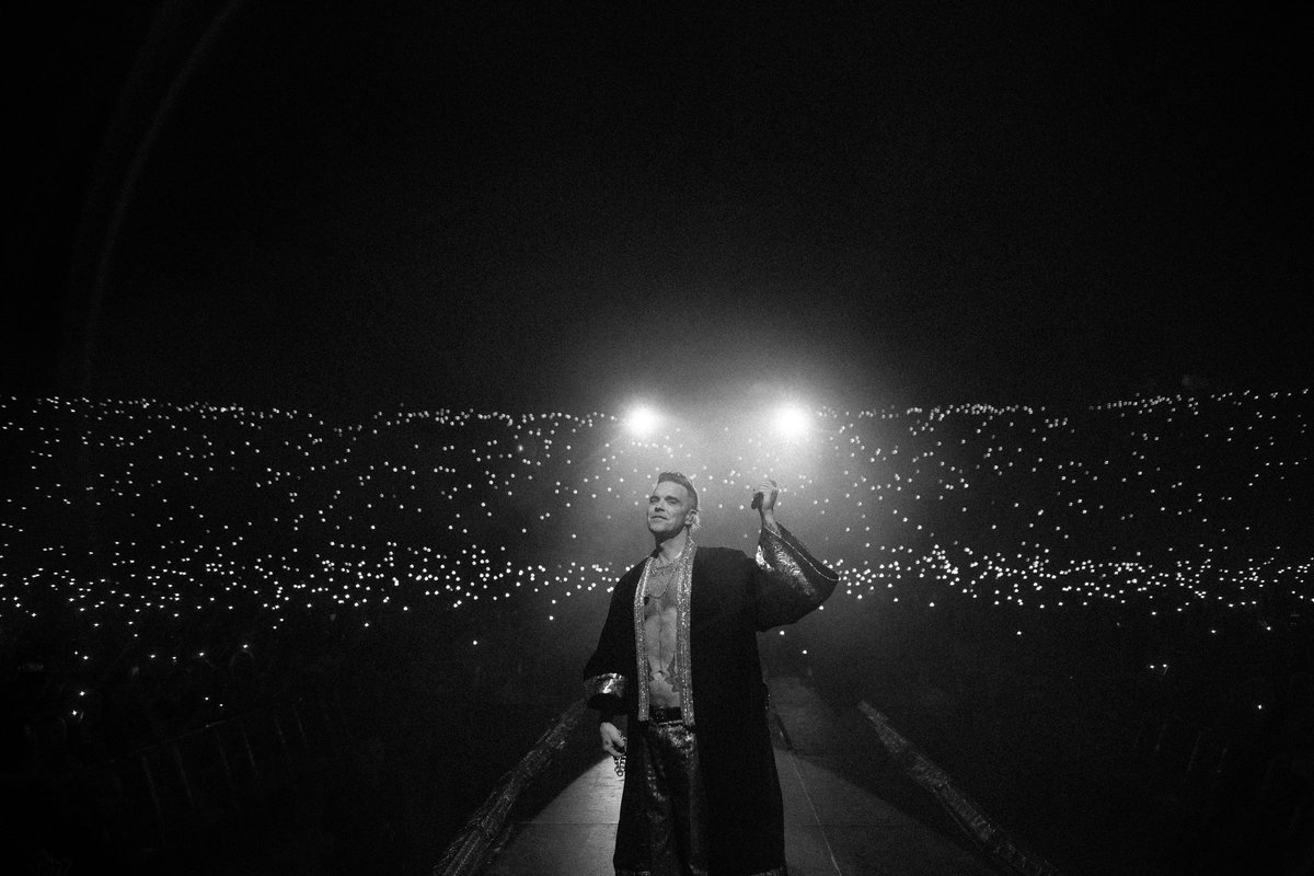 Robbie Williams tweet media