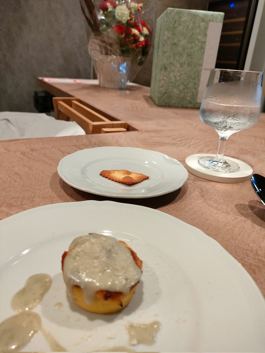 Youcolor3's tweet photo. #クチーナ #イタリアン #ラカラパス #ランチ #パスタ
#岐阜市
#Fossetta　#フォセッタ
090-8867-8986

NEWオープンのイタリアン🍝
#ラクチーナイタリアンフォセッタ
ランチ2400円〜☕
前菜2点以上つき
半地下のすてきなお店〜
ペンネパスタ美味しかったです。お肉も楽しみだな〜🍖 https://t.co/FA6IuaqCbP