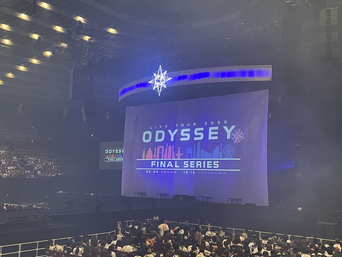 今日は爆売れした後輩の大阪城ホール公演拝みに来てます🙏

城ホ来るの13年振りぐらいか🌞