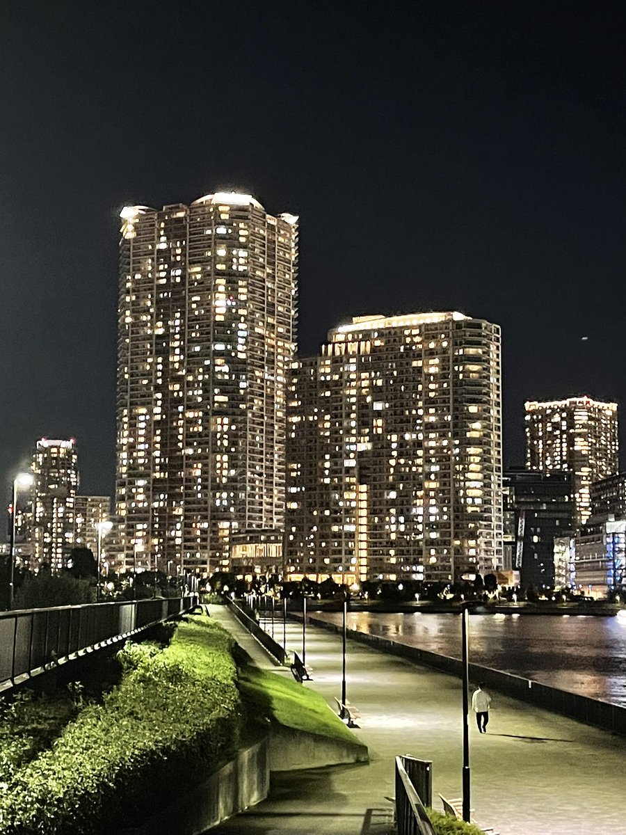 Mc4869's tweet photo. 花火と夜景とそれから散歩👣

#夜景 #線香花火 https://t.co/SPFWx2capN