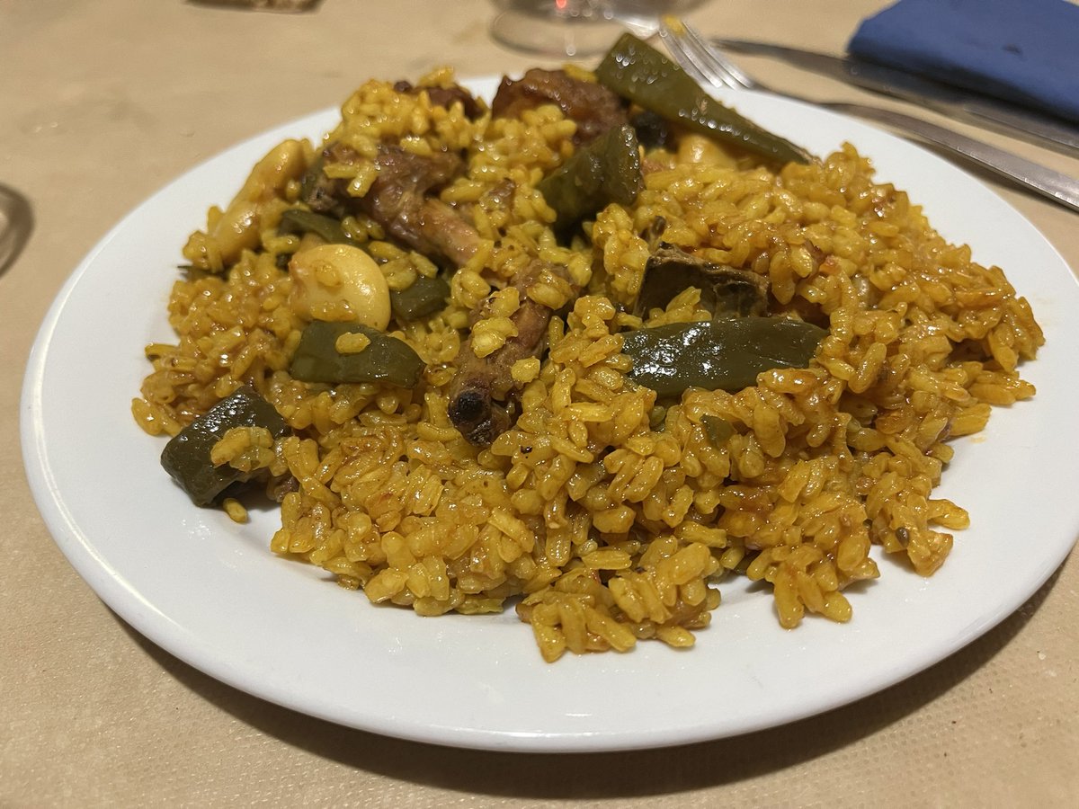 LleoManolo's tweet image. Com a casa, de categoria superior plus, mos hem ficat al dia i comentat l’estiu, gràcies familia @lespartCS .