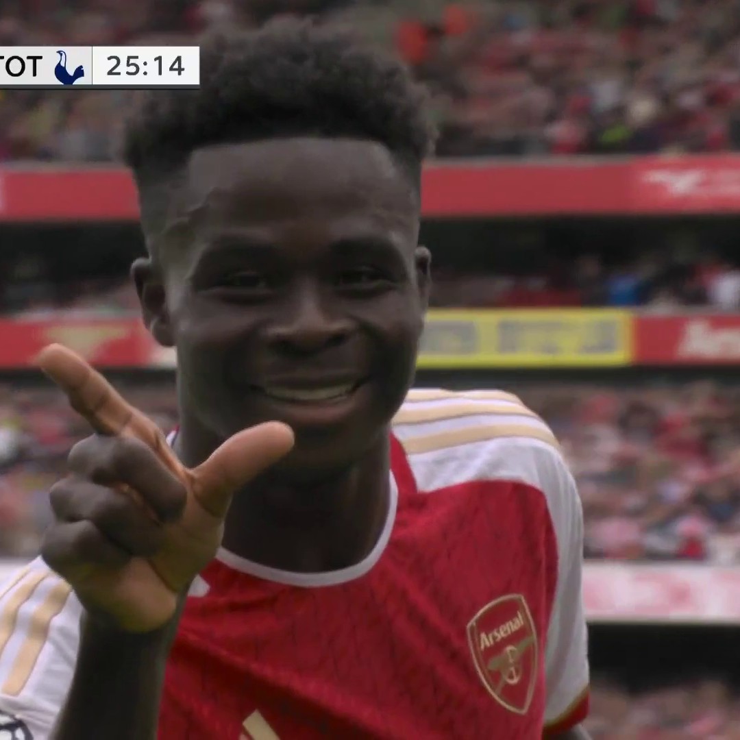Bukayo Saka hits the dart celebration after the Tottenham OG. 😳📺 @peacock