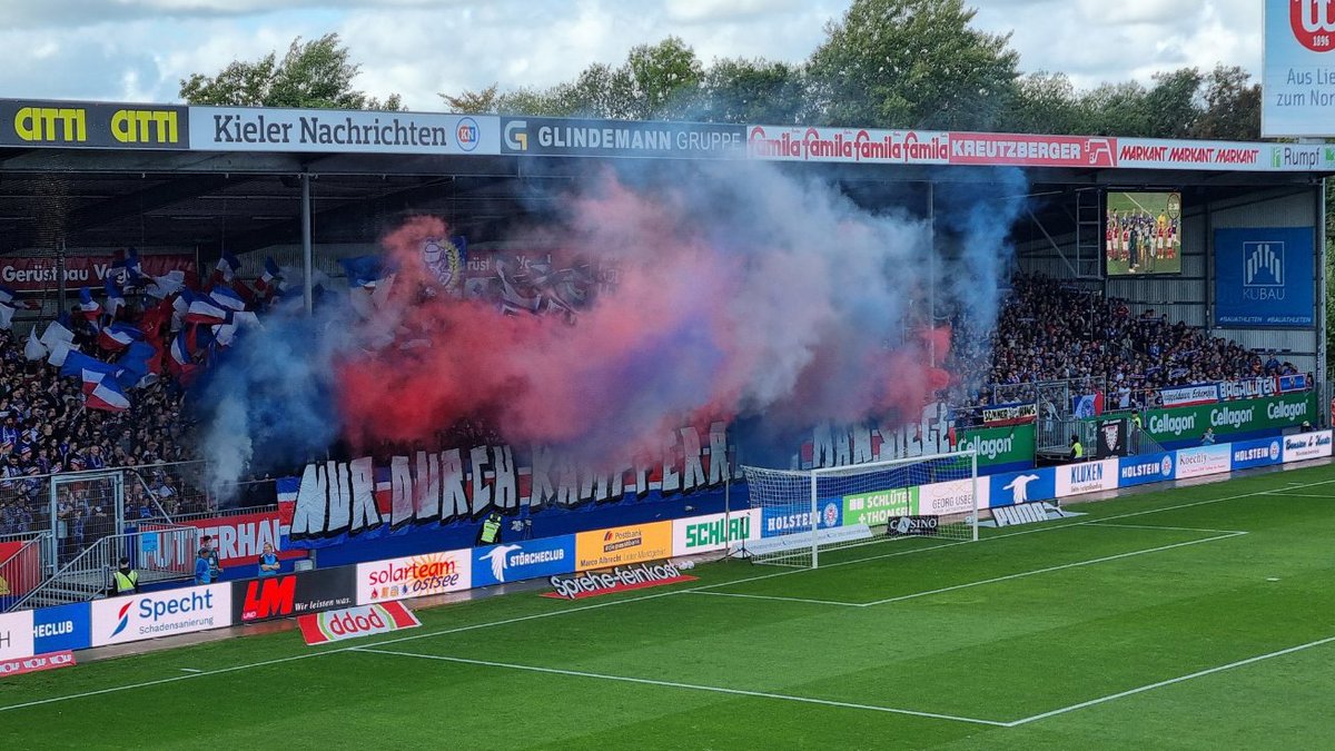 matt_4d's tweet image. Holstein Kiel 2-3 Hertha BSC

27' 0-1
39' 0-2
54' 1-2
57' 2-2
85' Hertha's Tabakovic booked for diving
87' yellow cancelled, pen given
88' Tabakovic pen saved
89' Resulting corner: Hertha get another pen
90+2' Reese scores, 2-3 Hertha
90+7' Kiel red card

What a league. #2BL