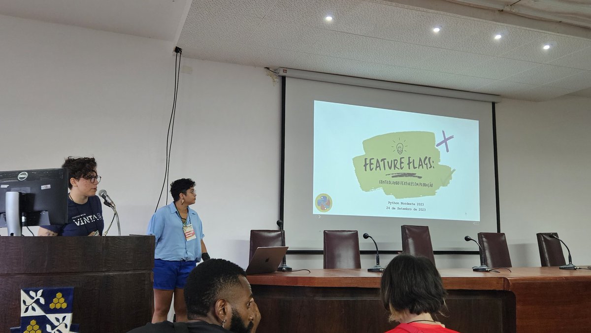 xima's tweet image. Primeira transmissão de hoje temos @_gabiCavalcante e Raquel falando sobre feature flags! @PythonNordeste #pythonnordeste