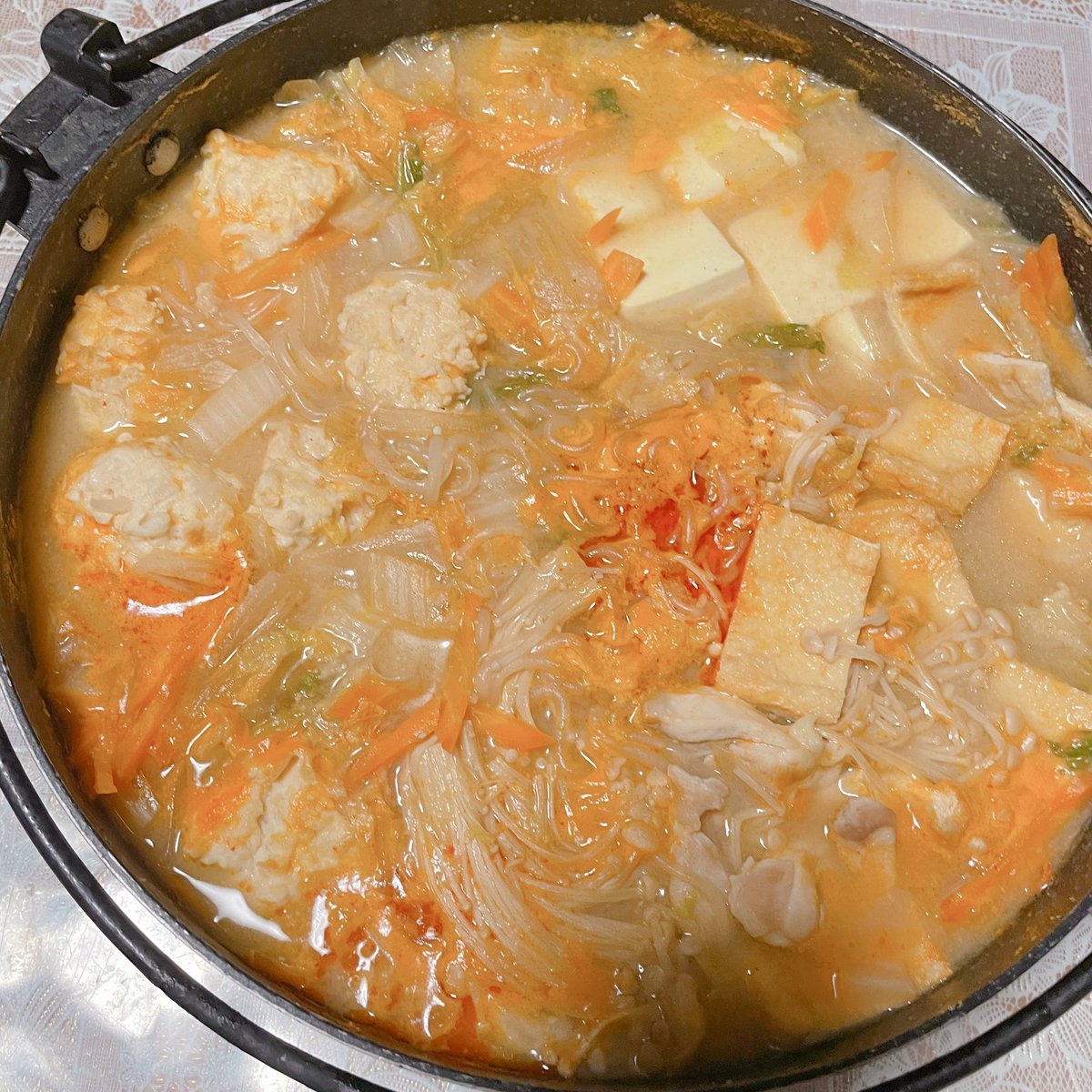 sio_o17's tweet image. 夜 ピリ辛味噌鍋
     ご飯🍚