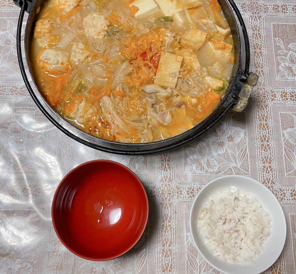 sio_o17's tweet image. 夜 ピリ辛味噌鍋
     ご飯🍚