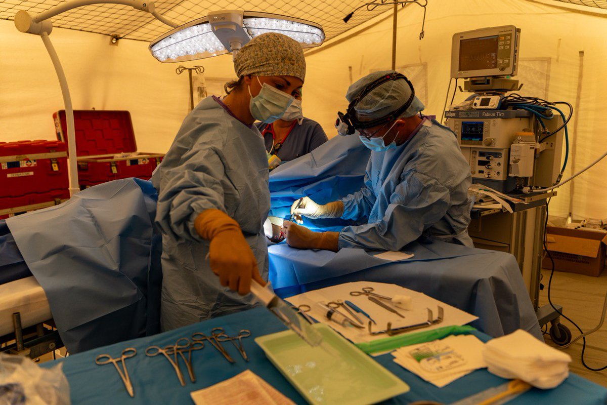 Mostafa_Mihraje's tweet photo. Une semaine après son ouverture, l'hôpital de campagne 🇫🇷 à #Derna a reçu 567 patients parmi lesquels 340 hommes, 227 femmes, 91 enfants, 14 nourrissons. Il a effectué 14 interventions chirurgicales, 9 hospitalisations, 105 radiographies, 36 bilans sanguins &amp; 19 échographies https://t.co/piAIZiXtV6