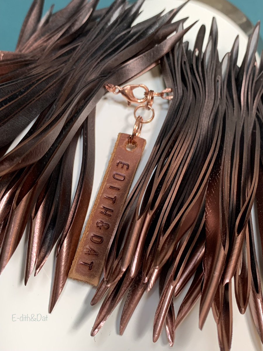 EdithenDat's tweet photo. #innertubejewellery
#handmade
#rubber
#statementjewellery
#black
#copper https://t.co/orC3TJiYIj