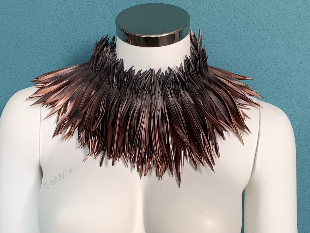 EdithenDat's tweet photo. #innertubejewellery
#handmade
#rubber
#statementjewellery
#black
#copper https://t.co/orC3TJiYIj