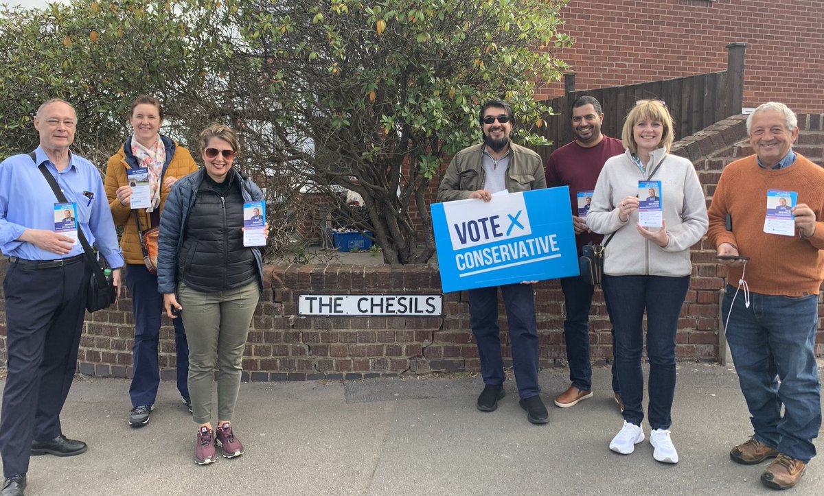 Blue skies can only mean one thing…

Lots of support yesterday for Zaid’s election campaign in Styvechale, which is well underway now. Thanks to everyone who pledged their support for him at the by-election next month!

#Plan4Coventry #VoteConservative