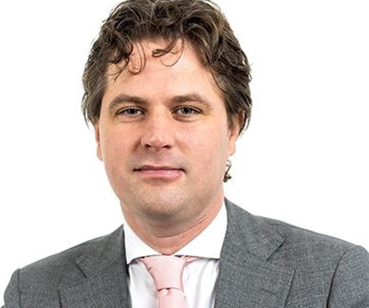 Dit is Henri Bontenbal. Hij houdt van 'wappies meppen' met de ME, vindt boeren stink-volk, wil klimaat-critici opsluiten &amp; PVV/FVD uitsluiten! Zullen wij hem uitsluiten door hem WEG TE STEMMEN? Nooit meer CDA in een coalitie! 

Doe een ♥️ &amp; RT als je het eens bent!
