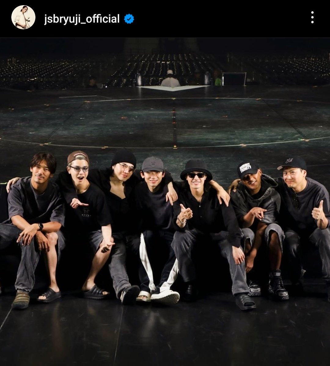 0129777's tweet photo. 改めて✨

LIVE TOUR 2023 ｢STARS｣
全32公演本当に本当に
お疲れ様でした☺️！

BLUE IMPACTから9年ぶりの
アリーナツアー凄く楽しかったし

あの頃と変わらず
沢山の愛を伝えて降り注いでくれて
幸せ、笑顔にしてくれた
7人には感謝しかないです😢

ずっと大好きです🌈

#三代目JSOULBROTHERS
#STARS https://t.co/vO1XeVRDqc