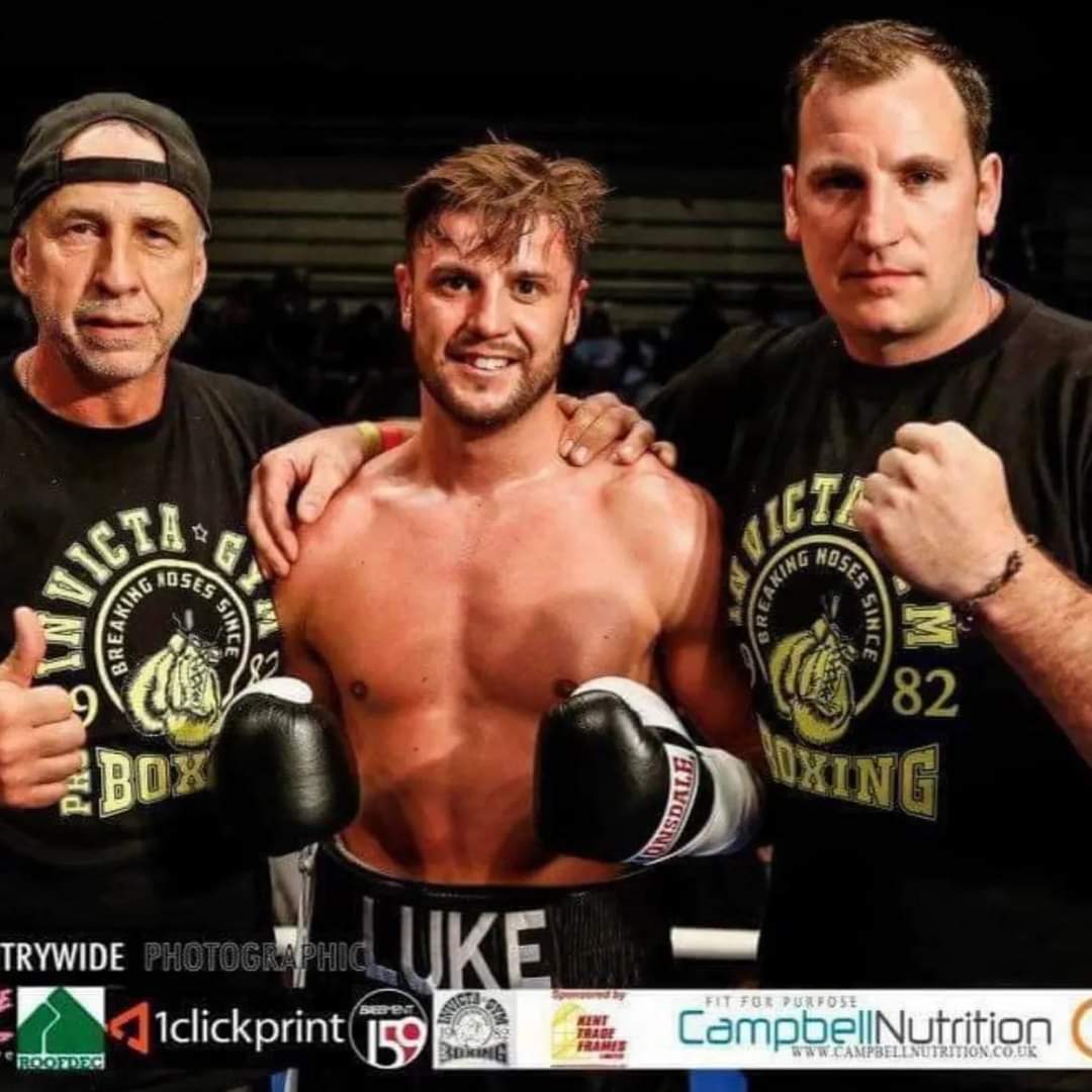 <a href="/Luke_Gibbo/">Luke Gibbo</a> - Jack of all trades episode out today speaking about fighting for England and being on the GB team, his pro career and what it is like running a pro venue

Patreon link -
patreon.com/TheJMSBoxingPo…

Podcast link - thejmsboxingpodcast.buzzsprout.com/share