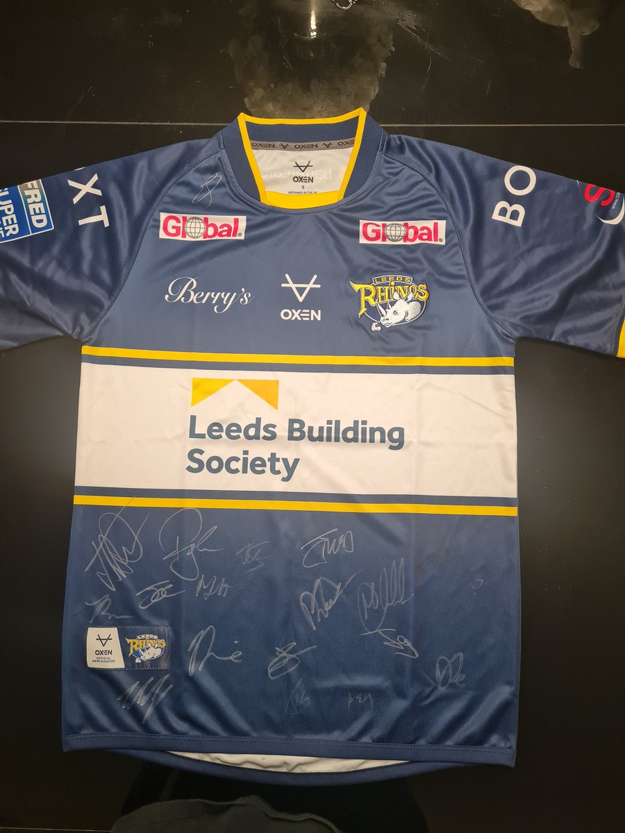 🔵⚪🟡 Rhinos signed shirt  Raffle 🦏

Massive thankyou to <a href="/glynnbell65/">Glynn Bell</a> for the shirt 👍 grab yourself a chance to win a signed Leeds rhinos shirt 🔥

1 - 20 
£10 a number 

Payments to 
Sort code - 04-00-04 
Account - 38375004
Account name charlene 
Couple of numbers left 👊
