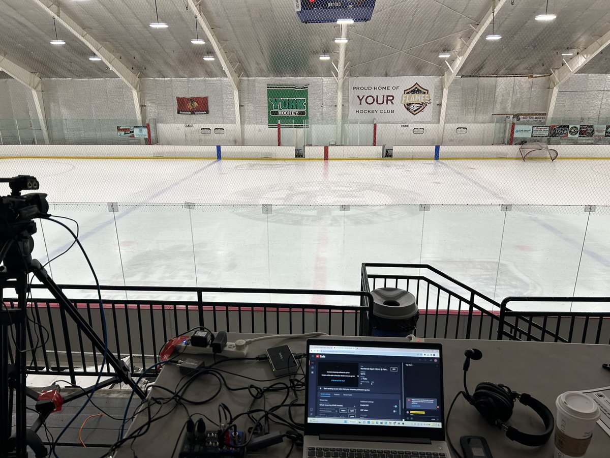 StreamMidwest's tweet photo. It’s our first “Breakfast with @NIHL_Hockey @hawkshockeyclub with a pair!  First the 10Us take on @GoBluehawks then the 12U’s face off against @nwchargers.  Puck drops set for 9:10 and 11:30!  Come hang out on our YouTube Page!

https://t.co/jCxedMNYSW https://t.co/lazMxH65Ln