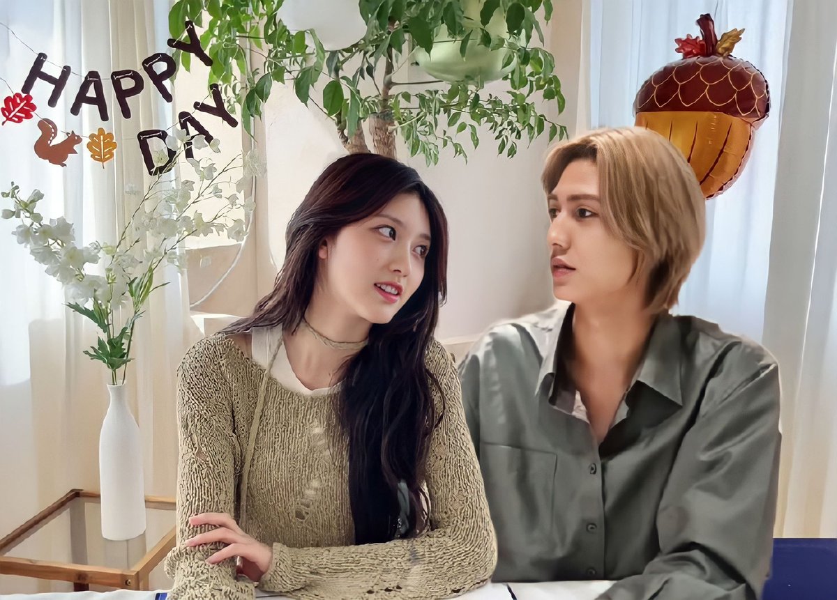 Accompanying the birthday girl while celebrating both of our upcoming comeback. 🥳 Happy birthday, baby mochi! Can I pinch your cheeks on this special day?????