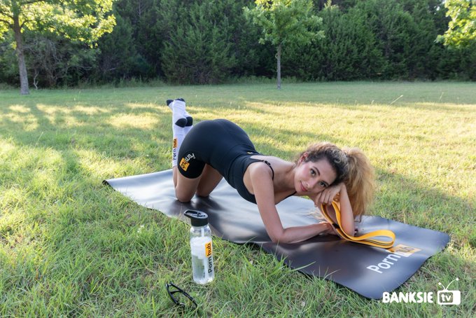 More on @Pornhub | search &amp; subscribe right now! Im waiting&hellip; 🖤  Xoxo 💋 #Banksie https://t.co/rflYcS0<a class="tags" href="/tag/pornhub">@pornhub</a><a href="/tag/banksie"class="tags"><span>#banksie</span></a>