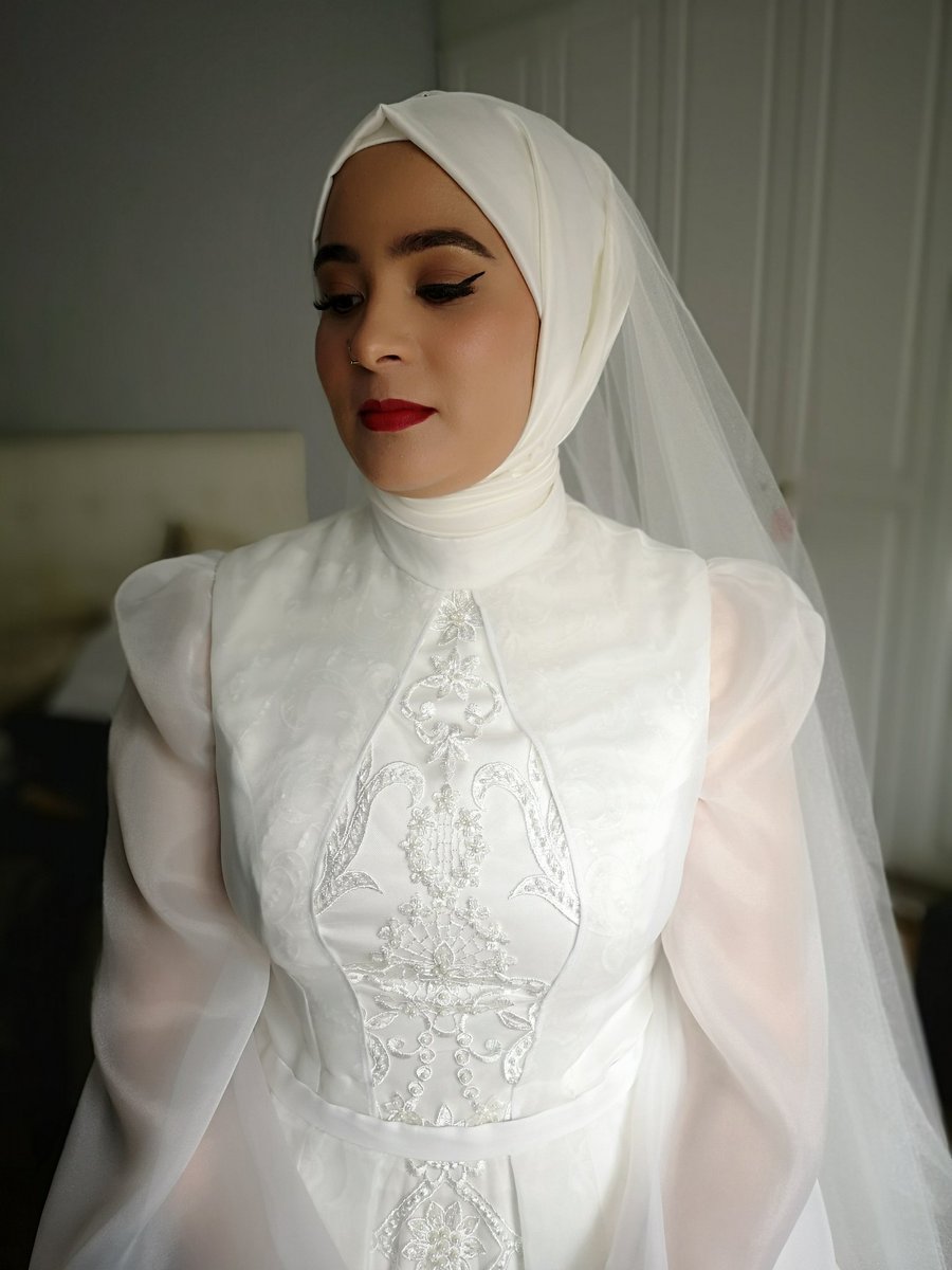 It's a bridal scarf dump ✨

For all your scarf related enquiries, pop us an email sales@rifwrapped.co.za or WhatsApp 0728982259