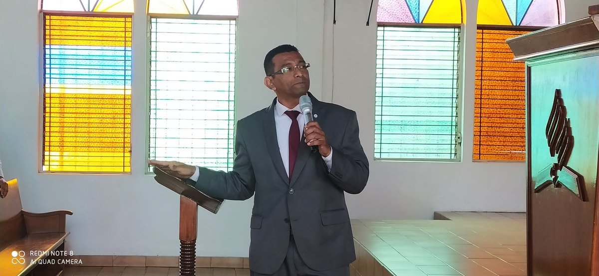 Iasd_anaco's tweet photo. Iniciando Concilio de Ancianos en el distrito Anaco, Zona V; con la presencia y dirección del Pastor Elder Rubio, presidente de la Misión Venezolana Nor-Oriental, y su esposa Anaximandra Jeréz de Rubio. 
@mivenoriental 
@UVOriental https://t.co/FJImgI0Hgo