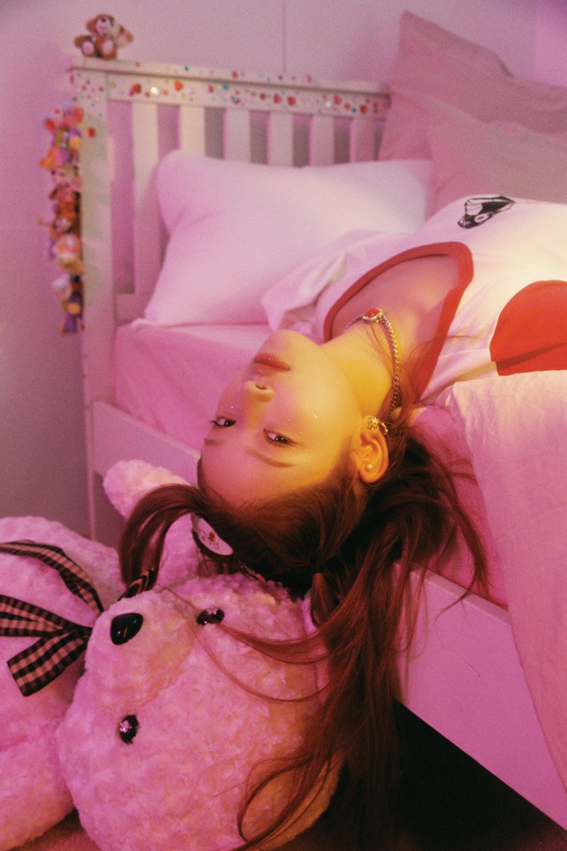 IVE
THE 1st EP
<I'VE MINE>

Either Way CONCEPT PHOTO
'REI’

ALBUM RELEASE
2023.10.13 FRI

#IVE #아이브
#1stEP #IVEMINE
#Eitherway #OfftheRecord #Baddie