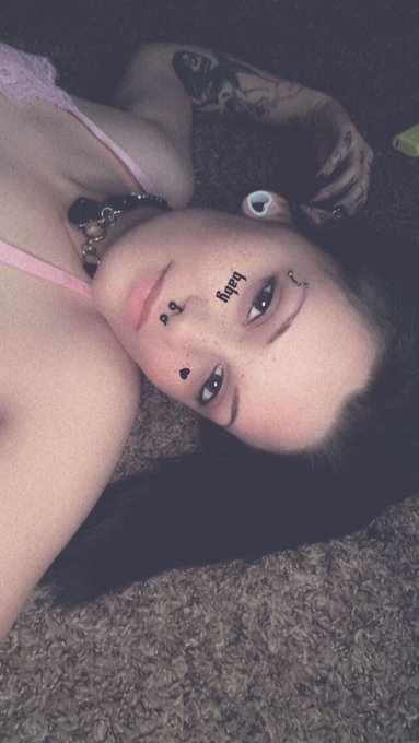 #babygirl #onlyfriends #altgirl (mayhemofficial 👈🏻) https://t.co/XvOBoZFbTl<a href="/tag/babygirl"class="tags">#babygirl</a><a href="/tag/onlyfriends"class="tags">#onlyfriends</a><a href="/tag/altgirl"class="tags">#altgirl</a>