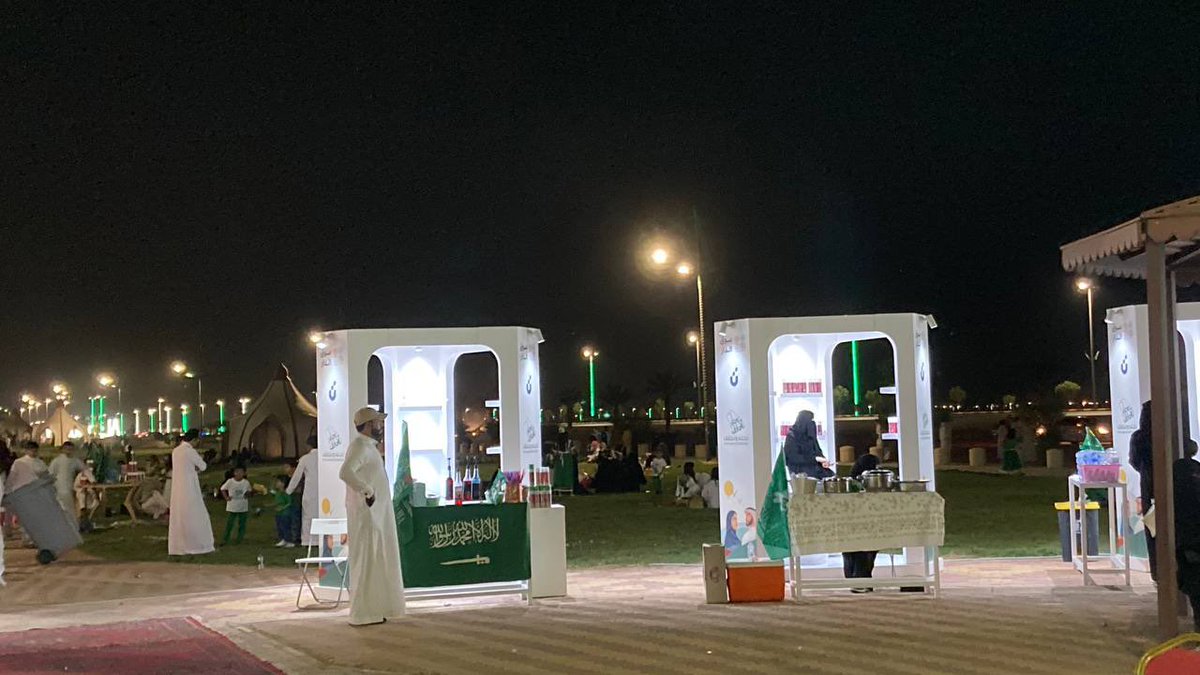 Tnmih's tweet photo. صور |
مشاركة بنك التنمية الاجتماعية "سوق الدار" في الاحتفال بـ  #اليوم_الوطني_السعودي_93 بممشى القيصومة
#فرحة_وطن https://t.co/B9RChdHEcK