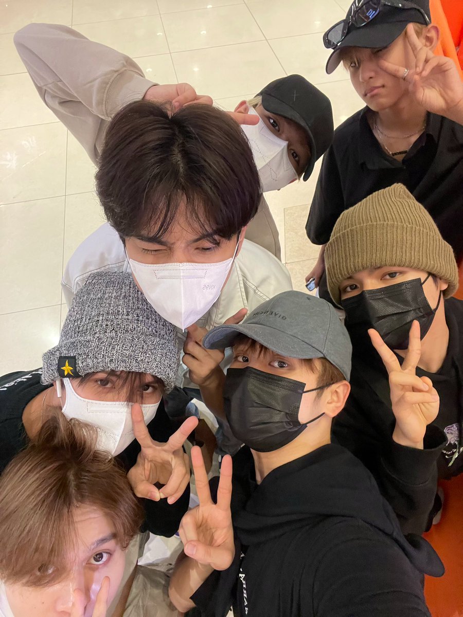 HORI7ON_twt's tweet photo. [🐲🐱🐶🐼🦊🐯🐰]  
💕
#HORI7ON #호라이즌 #VINCI #빈치 #KIM #킴 #KYLER #카일러 #REYSTER #레이스터 #WINSTON #윈스턴 #JEROMY #제로미 #MARCUS #마커스 https://t.co/uTOaZa9jXW