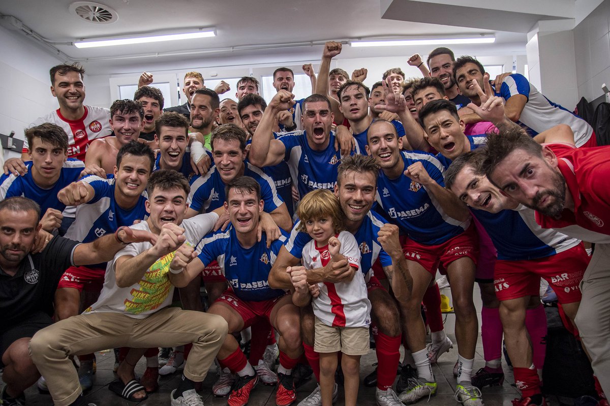 ❤️‍🔥⚽️🍍

#SomUEVic 🔴⚪
#LligaElit | #futbolcat