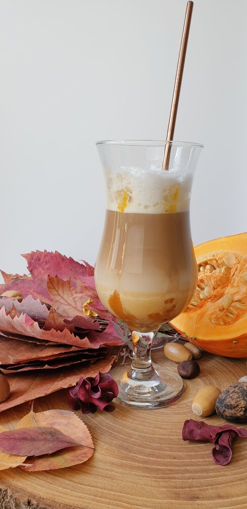 Daiyame's tweet image. Es wird Herbst,

in den Küchen,

die Kürben.

🔪🎃☕🍴😌👌🏻
#KitchenStuff