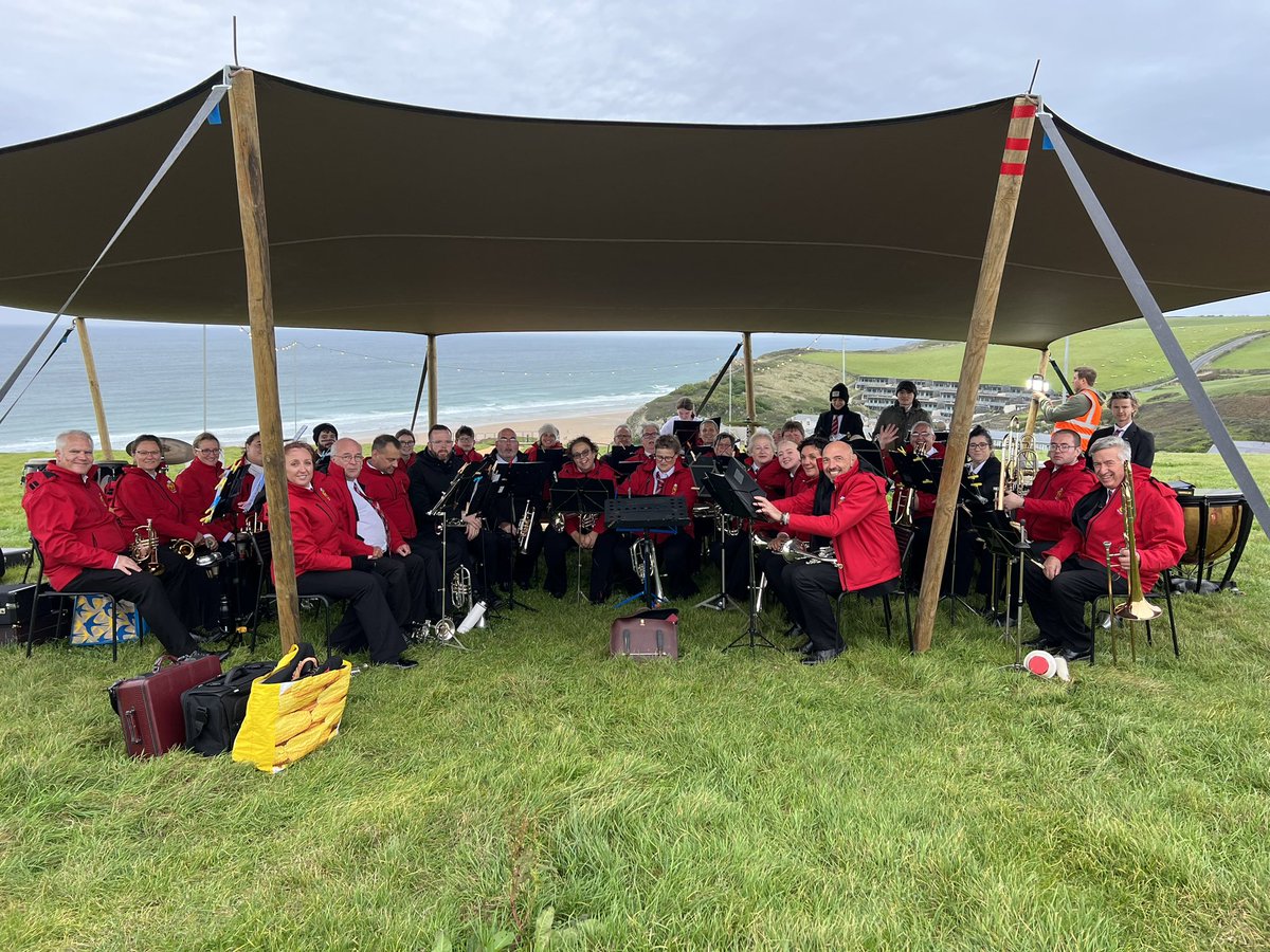 <a href="/WaxWatergateBay/">WAX Watergate</a>  #promsinthebay  what a great night with <a href="/M_C_Band/">Mount Charles Band</a>