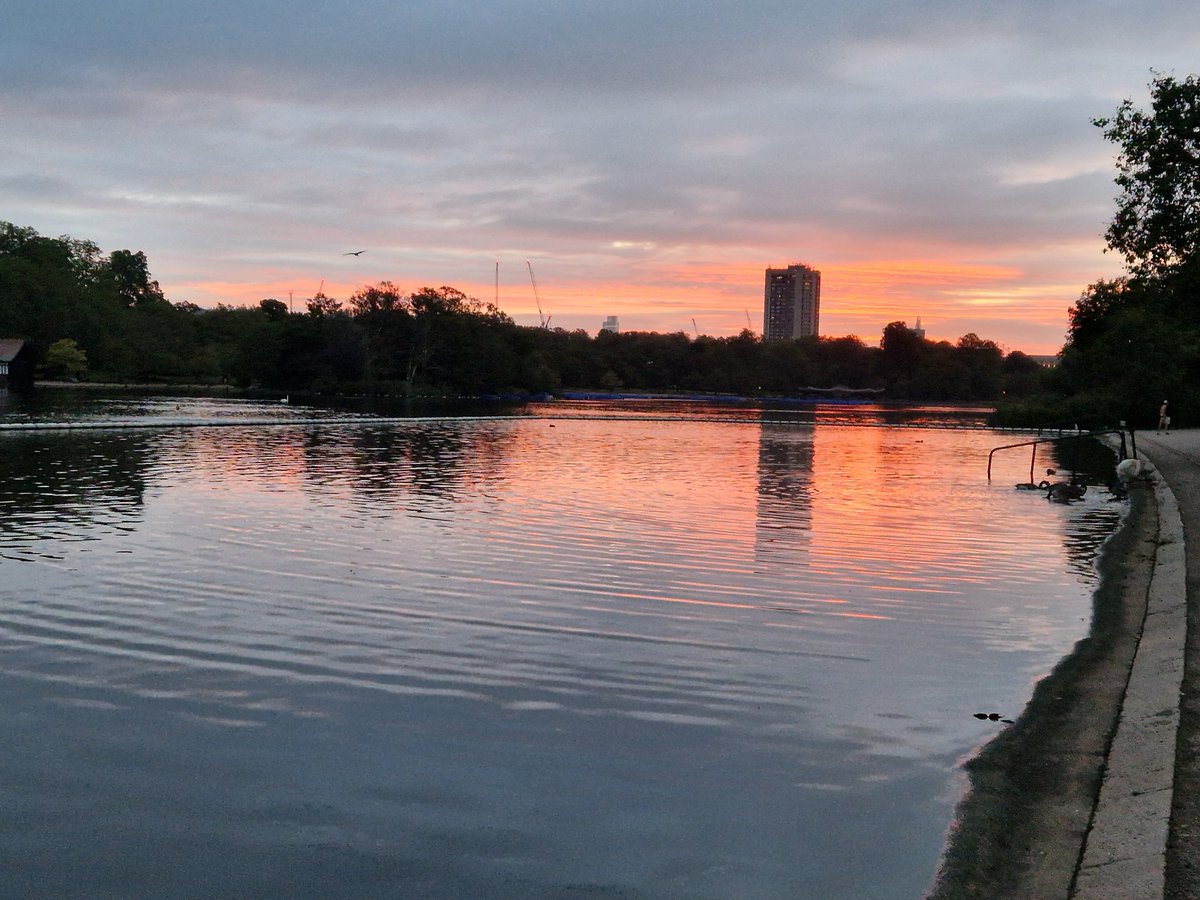 Sometimes getting out of the bed and then out of the front door in the morning our the biggest obstacles you'll encounter in your day. 
I managed to do that and go for a dip in the duck poo this morning as the sun was rising. Buzzing. #openwaterswimming #mindset #mentalhealth