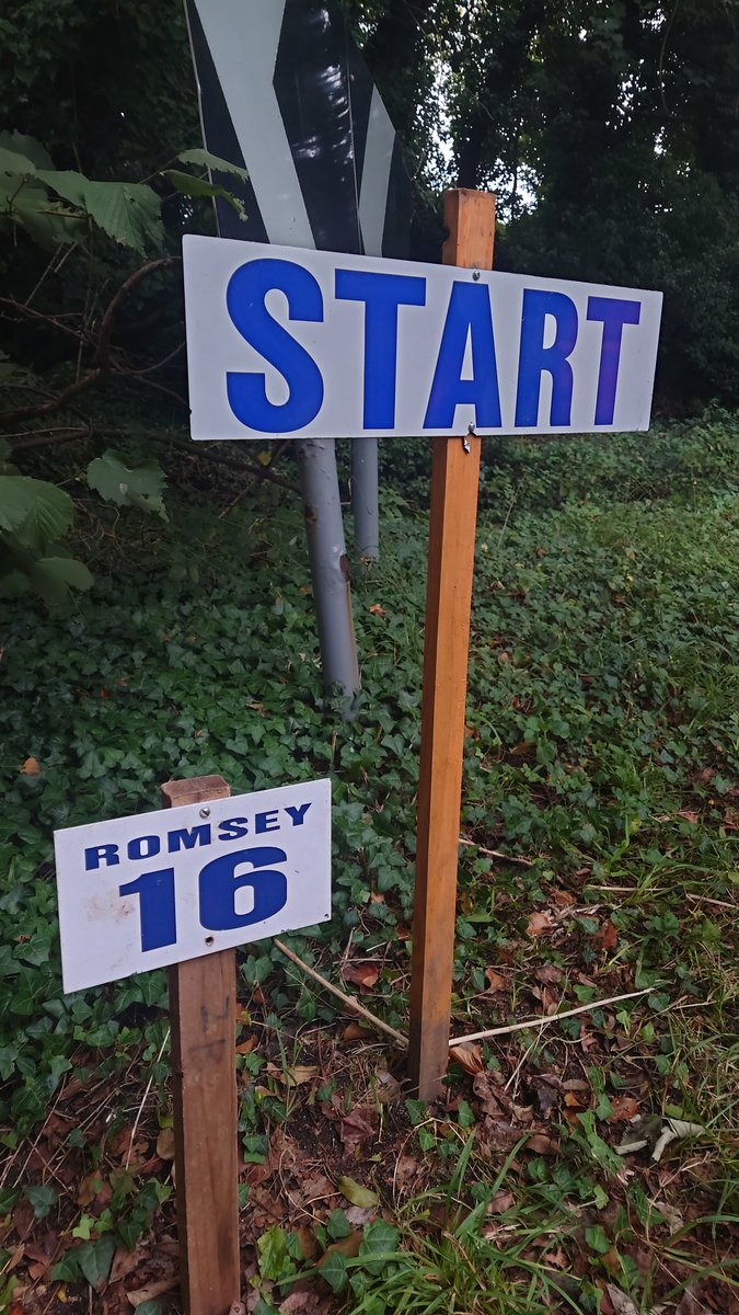 lifechooser's tweet photo. An early update. It's going well so far, plenty of drizzle which is fine. I made sure to let the crowd go ahead so I can enjoy the peace. #walkthetestway https://t.co/R8ryviksJY