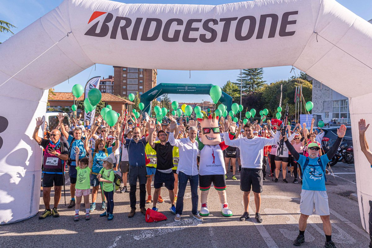 Torrelavega_es's tweet photo. 📸Una jornada soleada para celebrar la II #MarchaPopular Torrelavega y más de 400 inscritos para subir al #MonteDobra y apoyar a @AFACantabria, a los que este año @Bridgestone_H destina la recaudación
#sentireldeporte #Torrelavega #Torrelaveganízate https://t.co/yRukaHvbgQ