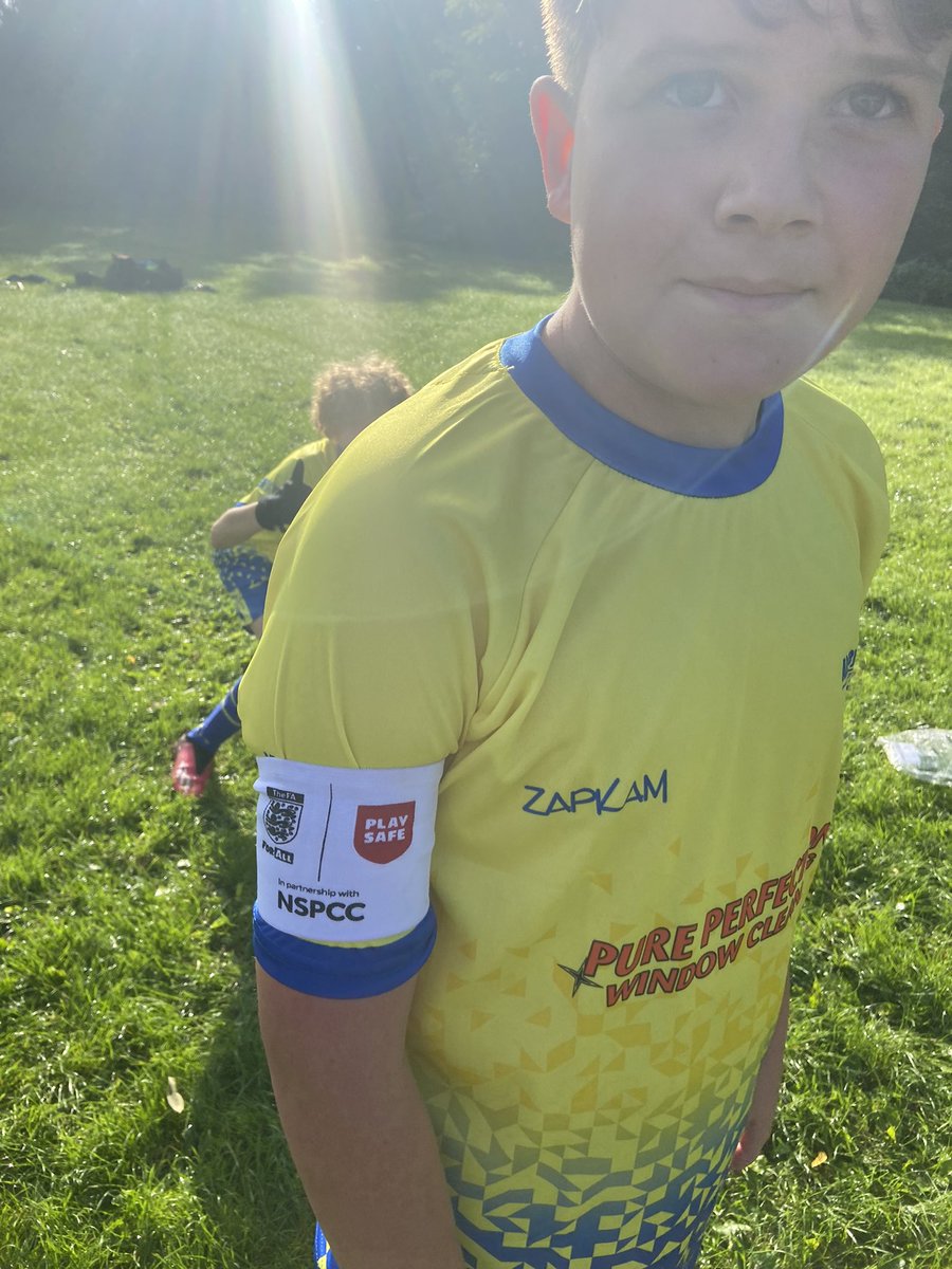 Captain with new #playsafe armband