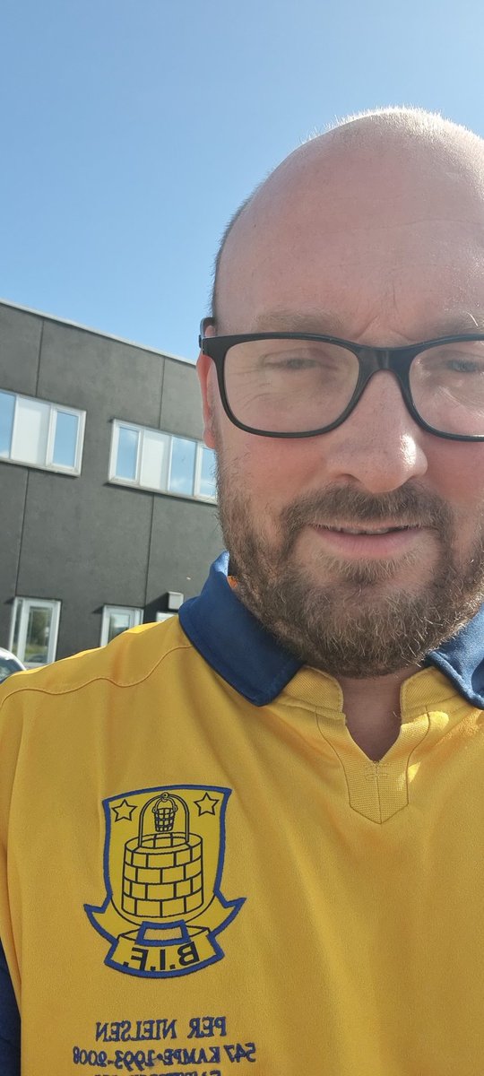 Bergading's tweet image. Arbejde overstået så nu går turen mod Brøndby skal bare lige hjem og hente fruen❤️💙💛💙💛
Kom så drenge @BrondbyIF #brøndbyif #sldk
