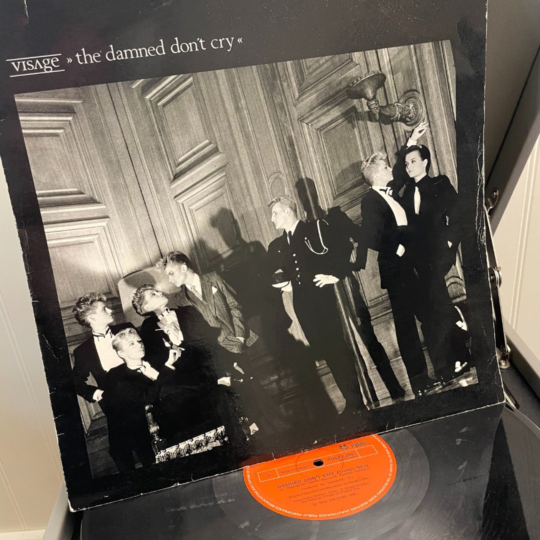 It's SPINday, featuring one of my old albums every week that I listen to while I write
This week, back to my New Romantic roots - yep, I wore makeup and bleached my hair 😂😂 - with The Damned Don't Cry by Visage. 
Listen along at open.spotify.com/track/47jIMTLP…