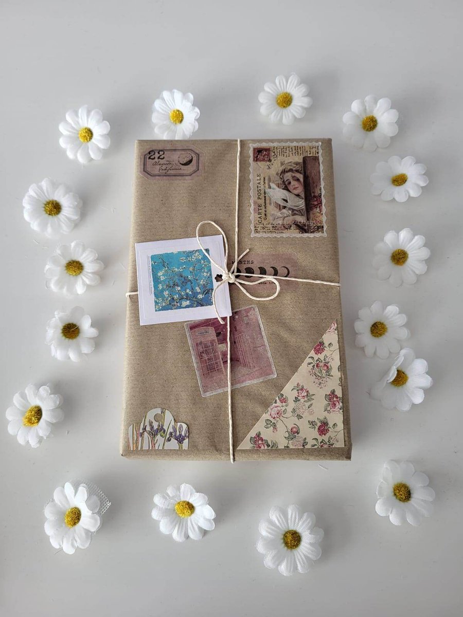 BronteBabeBooks's tweet photo. Sold - Another Blind Date with a Book on its way to a new owner!
#bookstagram #blinddatewithabook https://t.co/Aj9rFhYQLW