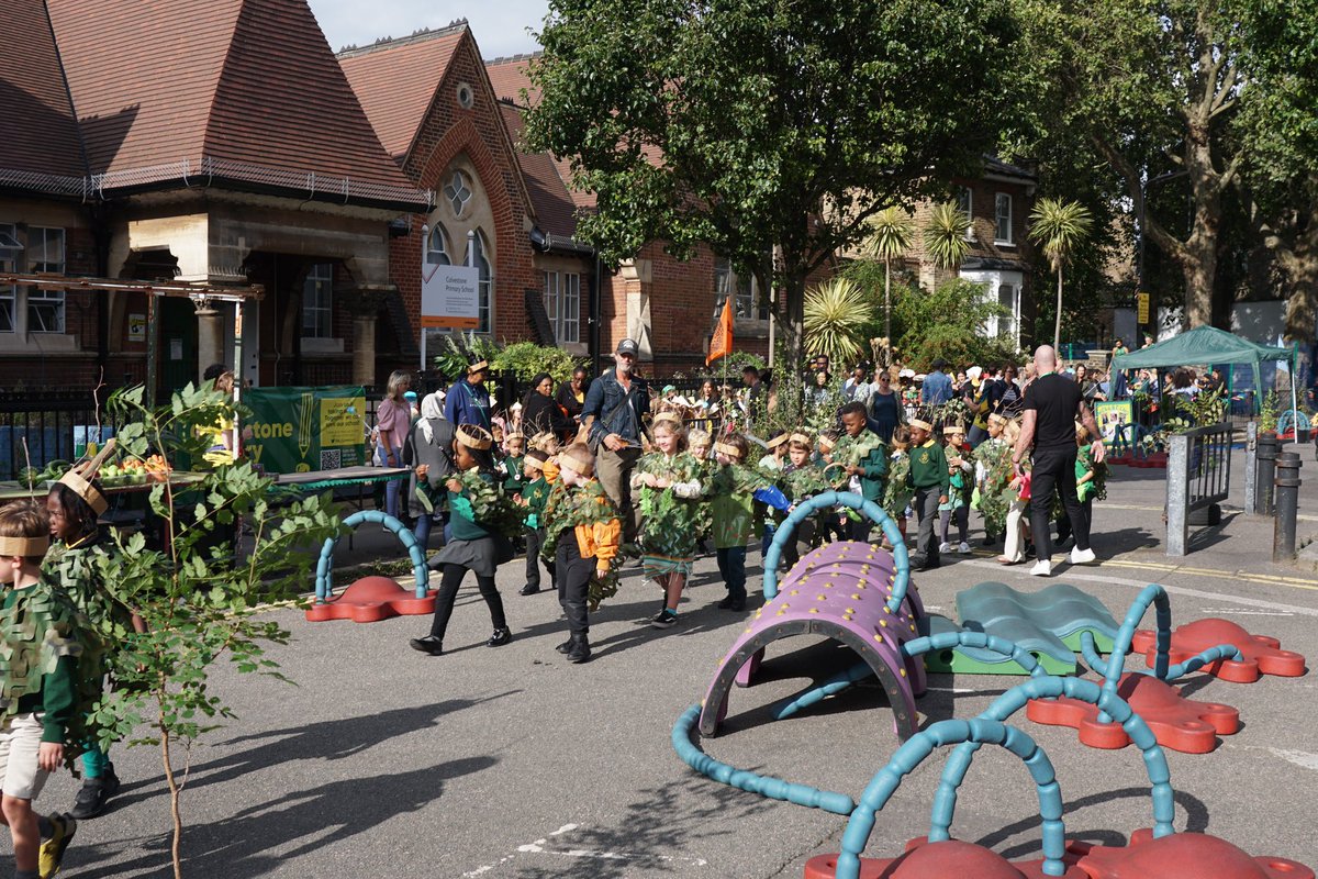 Colvestone Primary School belongs at the heart of Hackney’s groundbreaking 21st Century Street. This successful community school must not be closed by the council. #SaveColvestone 💚