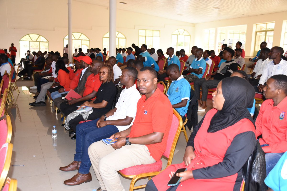 RpfGatsibo's tweet photo. Mu cyumba cy'Inama cya East Gate hotel hateraniye inama y'Ubukangurambaga y'abanyamuryango ba @rpfinkotanyi  yateguwe na Komisiyo y'Imiyoborere myiza ku rwego rw'Intara ikaba yitabiriwe n'inzego zitandukanye z'Umuryango mu turere tugize Intara y'Iburasirazuba @EasternRpf https://t.co/NQ9xGnS40B