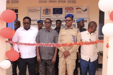 RadioMuqdisho's tweet photo. . @UNOPS handed over two Police Stations in #Galkayo & #Dhusamareb, to Galmudug State. This adds to the 16 Police Stations now operating out of 17 scheduled for delivery under the #JointPoliceProgramme. https://t.co/OoOGnq6jri