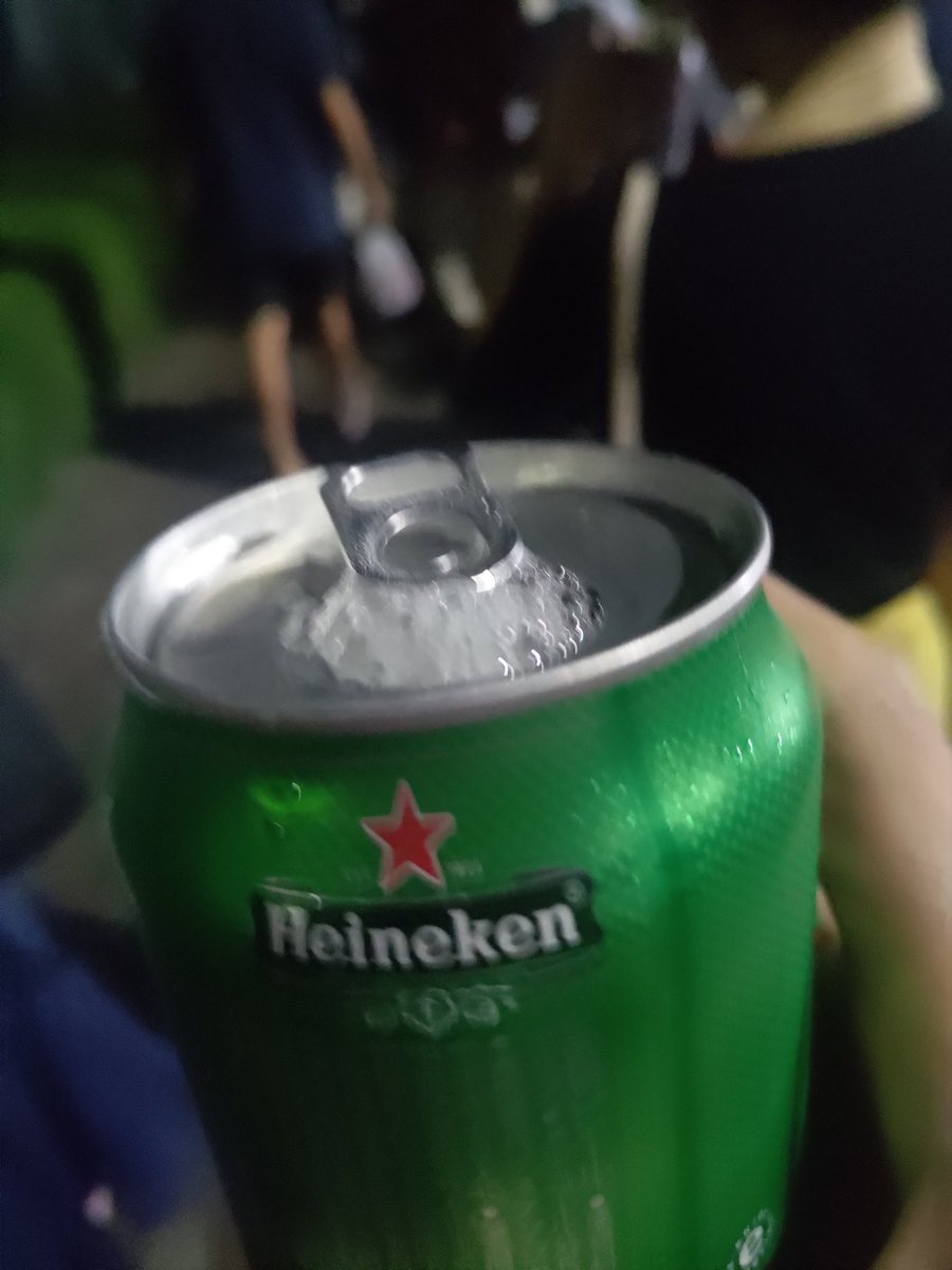 ぬばたまの 夜目が頼みと 人探し
 多摩咲く花と 月見で一杯