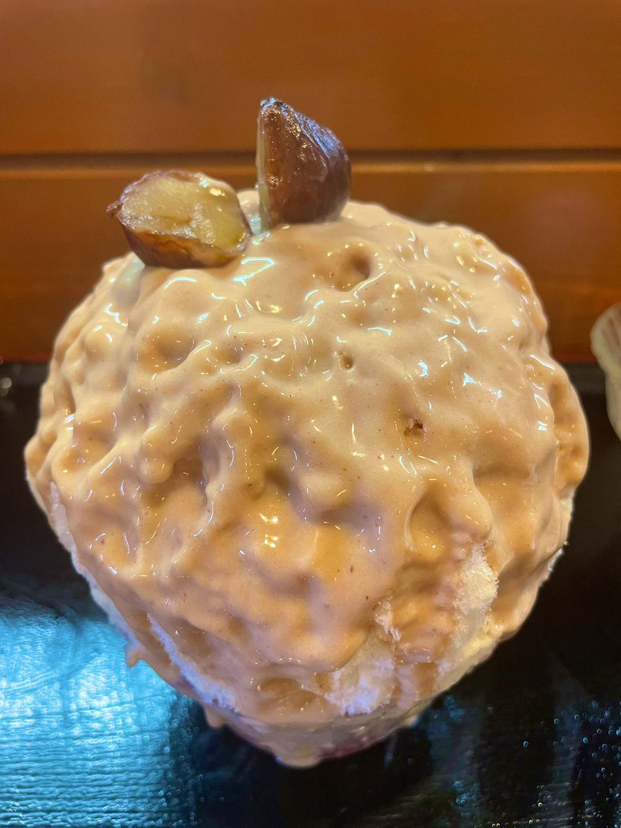 kazunok09095744's tweet photo. 大御所先生との仕事後の今日のランチ😅
今日で今季最後となる #TigerCafe さんで1番好きなピスタチオを…🥲💕
来年までお預けだから堪能していると昨日で終わって食べ損ねていた栗🌰も店主さんの計らいでミニミニサイズを内緒で作ってくれました🙌😆腹パン
#TigerCafe🍧 https://t.co/5DmEMWK4nE