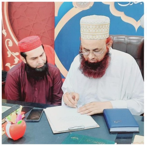 ALiii_TaaiR's tweet photo. فکرِ رضا کا پرچم تھامے ہوئے ہے ، طائر !
اہلِ سنن کا آصف کب نوجواں نہیں ہے ؟

@DrJalaliTLY 

الحمد للہ رب العالمین ۔۔۔۔ https://t.co/e42yPg1MXv