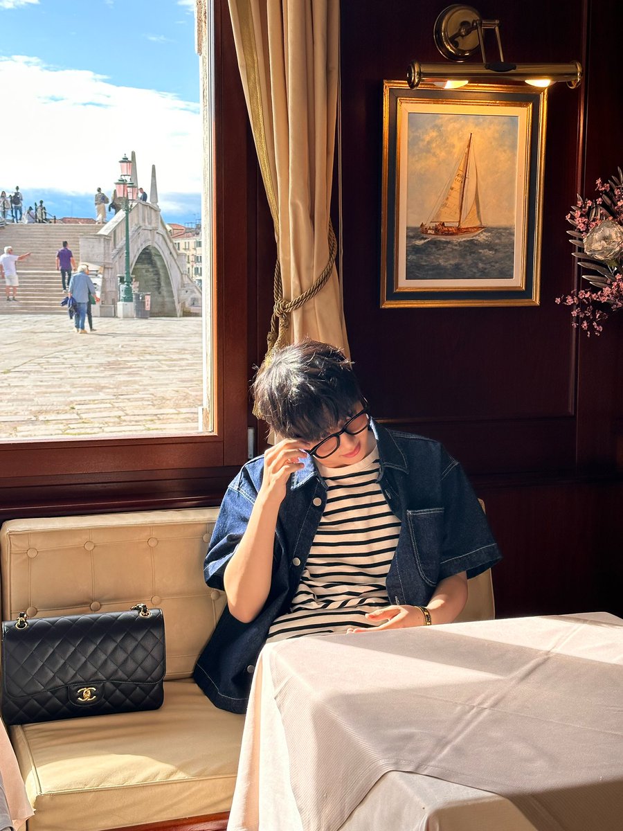 CwrNew's tweet photo. Waiting to … eat! 😝 https://t.co/luxUtl9L8o