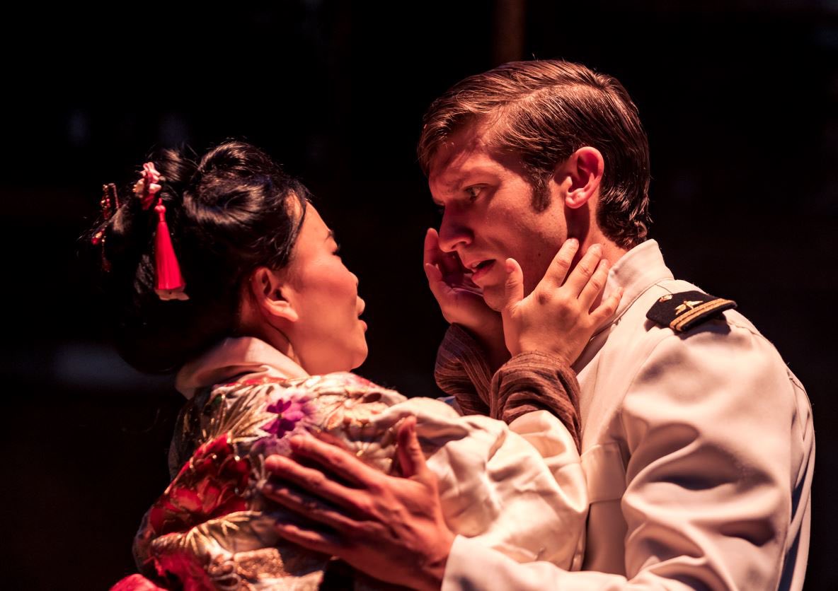 LondonMacadam's tweet image. @youngvictheatre @LondonMacadam a aimé #untitledfckmsssgonplay une pièce sur la transmission de la mémoire à travers des générations de femmes, l’assimilation, la perte identitaire dans les familles asiatiques. jusqu’au 4 novembre au #youngvic son café Boheme. #theatrelondres Top