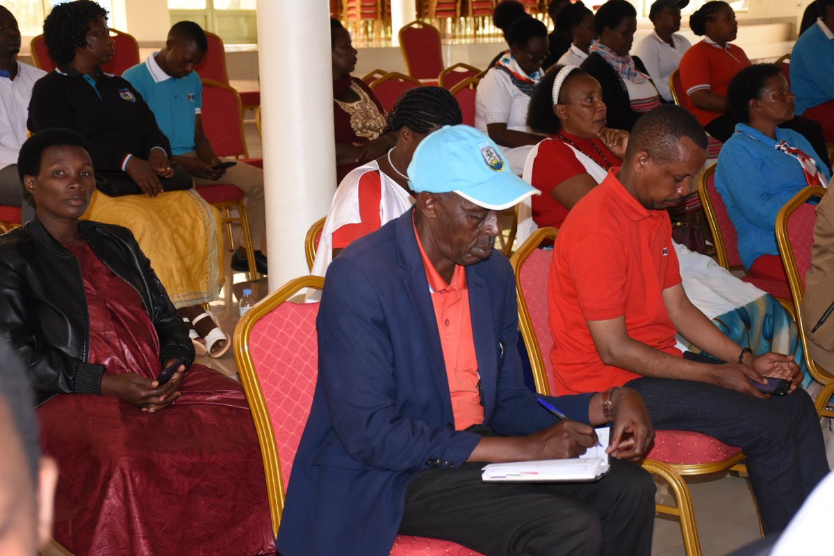 RpfGatsibo's tweet photo. Atangiza iyi nama , chairman w'Umuryango FPR Inkotanyi mu  Karere ka Gatsibo @richardgasana yashimiye uruhare rw'Umuryango mu iterambere ry'imibereho myiza y'abaturage asaba abanyamuryango Kwitegura neza gahunda y'ibikorwa biri imbere @rpfinkotanyi @EasternRpf https://t.co/viXwUjVZ7a