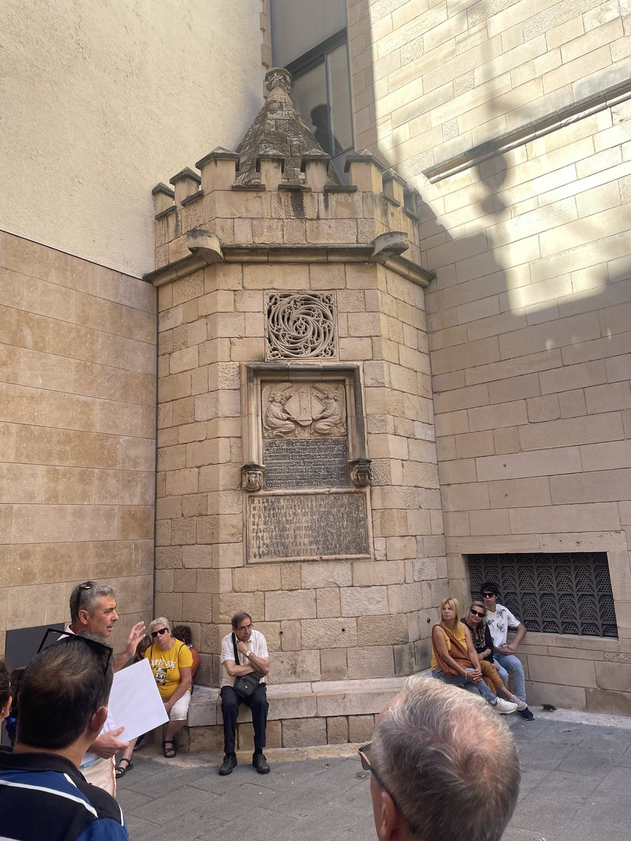 Lluis7casetes's tweet photo. Matí de visita a la #Tortosa del Rector de Vallfogona,a càrrec del filòleg Enric Querol Coll. Un plaer escoltar @CollEnric19170 i saber més sobre “el tortosí”Francesc Vicent Garcia i Ferrandis en el marc de les IV jornades de descoberta de la ciutat en el dia mundial del turisme. https://t.co/Tt0K7kQ2pi