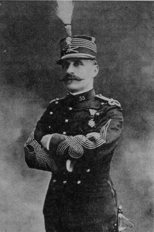 TheatrumBelli's tweet image. Le #35eRAP célèbre à #Tarbes le 30 septembre prochain son 150e anniversaire. --- Aujourd'hui, une "rencontre" avec son illustre chef de corps : le colonel Ferdinand #Foch (1903-1905), futur maréchal de France. amicale-35rap.fr/ferdinand-foch/