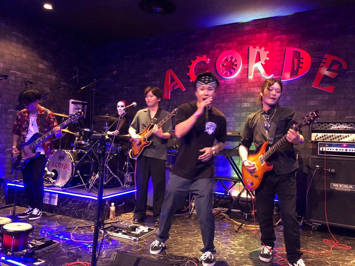 BOYHOOD_ony's tweet photo. 昨日は寝屋川ACORDEのLIVE楽しかった！遊びに来てくれた方々、スタッフの方々、出演者の方々ありがとうございました！正式LIVE久々過ぎて緊張しましたが最高でした😊
またよろしくお願いします！ https://t.co/UBuU1ADoM5