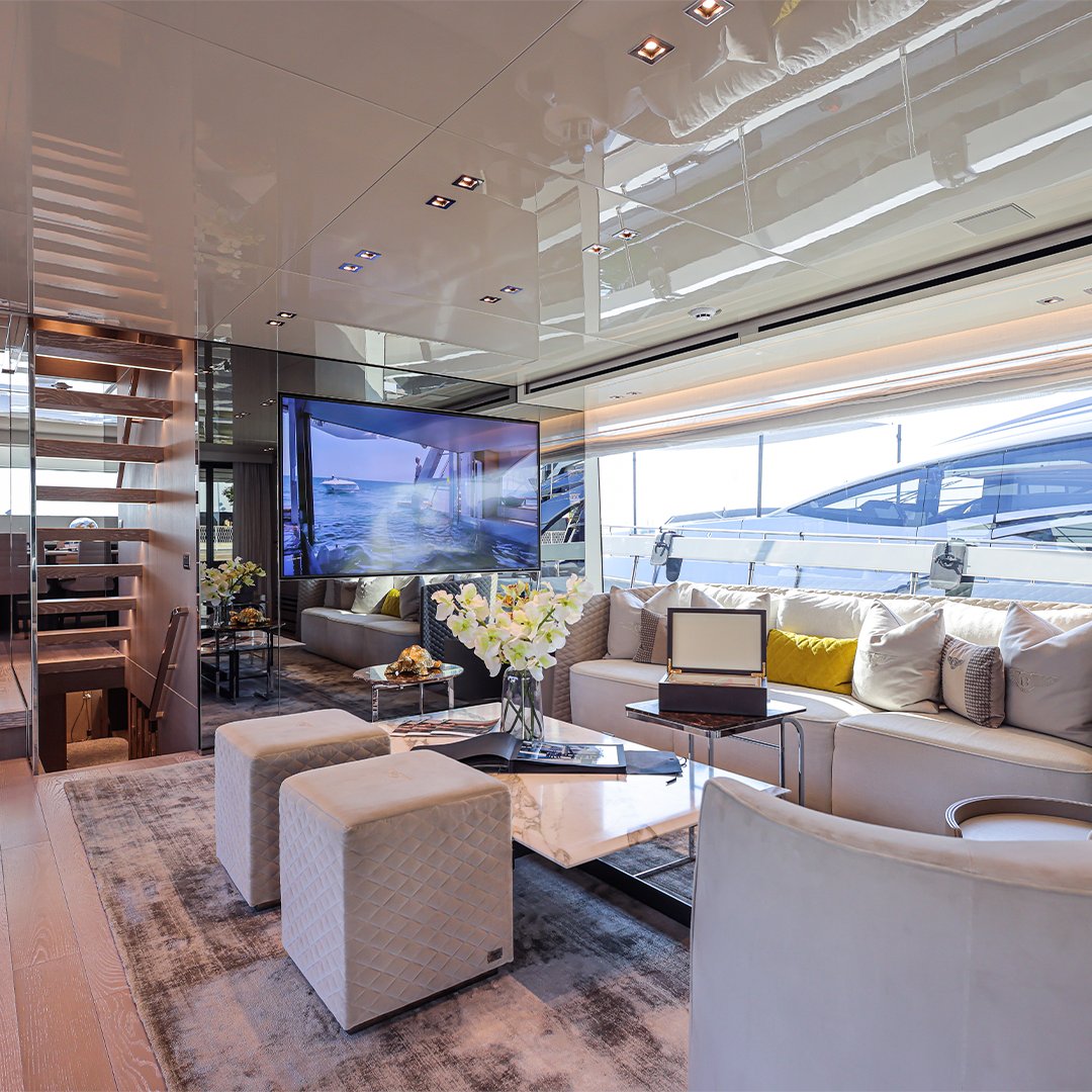 DubaiBoat's tweet image. The world-leading San Lorenzo shipyard builds a limited number of yachts every year, and we were proud to welcome the SX88 crossover to #DubaiInternationalBoatShow! Let’s take a look inside this stunning craft
#BoatShow2023 #yachtexhibition #SanLorenzo